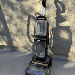 Carpet Cleaner Bissel Revolution 