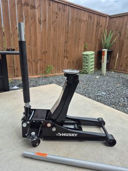 Husky jack 2-1/2 ton low profile floor jack Working Very Well
