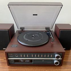 Teac MC-D800 All-In-One Stereo Turntable Audio System with Bookshelf Speakers