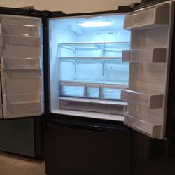 French Door Refrigerator with Ice Maker