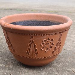 Nice Terra Cotta Flower Pot With Flower Design 