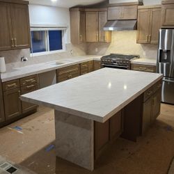 Countertop Installation & Slab Fabrication 