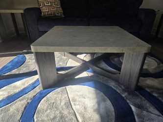 Coffee table and end tables only one month old