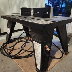 Ryobi router table with router