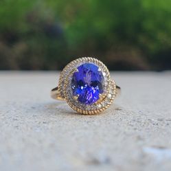 10K Gold Tanzanite Diamond Ring (Jewelry Box Included)