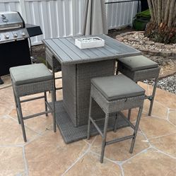 Patio Furniture BarStools And Table 