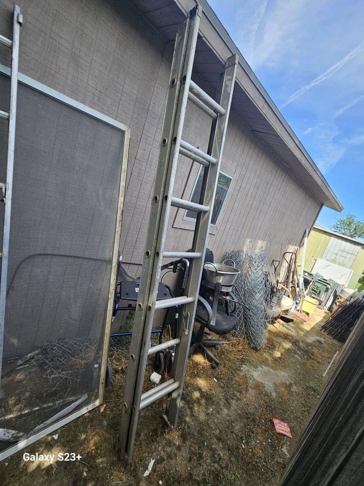 16ft Aluminum Ladder