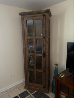 Rustic Wood Curio Cabinet / Display Cabinet with Glass Door – Excellent Condition