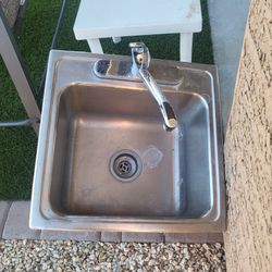 Small Sink With Faucet 