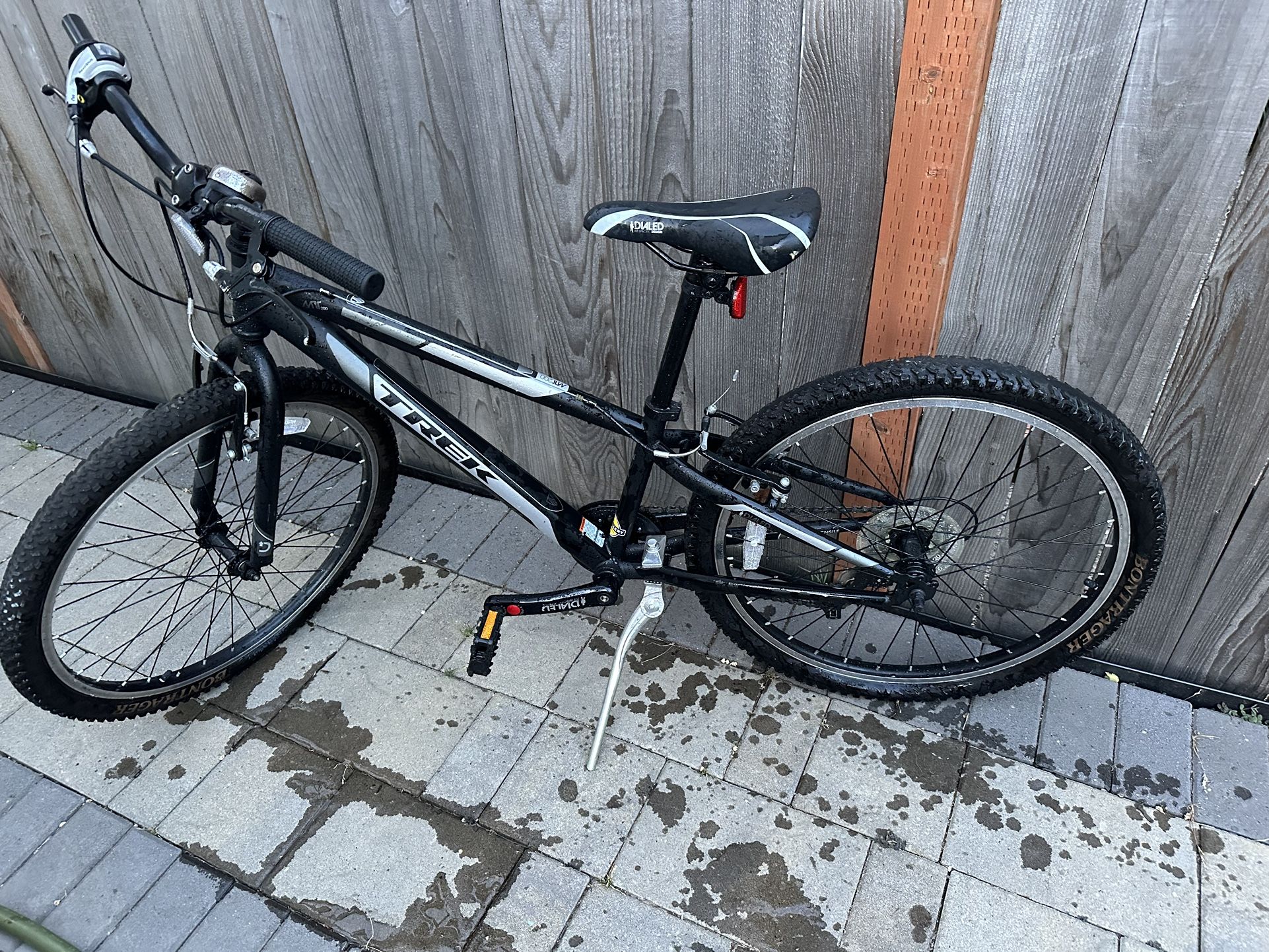 Black Trek Bike 24”