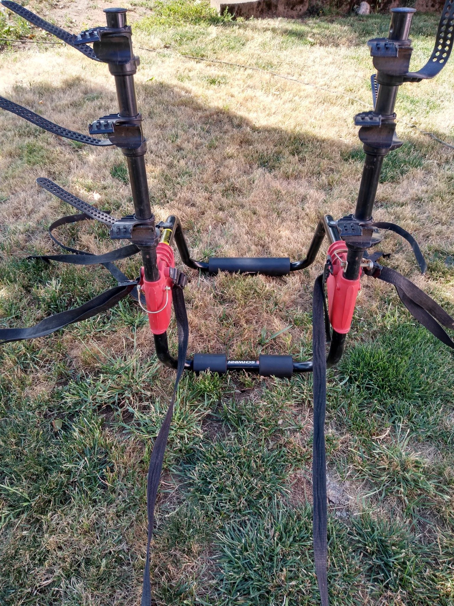 Schwinn bike trunk rack holds 3 bicycles - in great condition