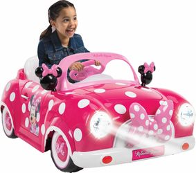 Minnie Mouse Convertible Ride-On Car with Remote Control