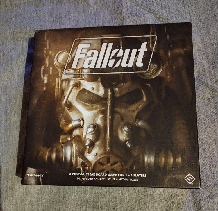'Fallout' A Post Nuclear Board Game (2017) *New* Open Box