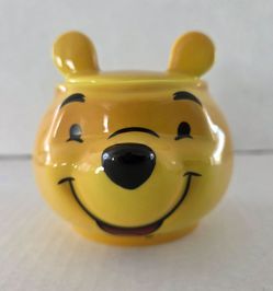 Disney Showcase Collection Winnie The Pooh Face Teapot and Creamer  Cardew Design Ceramic. Great condition.