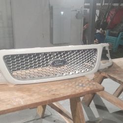 Ford 99-04 Ford F-150 Front Grille FO1200404