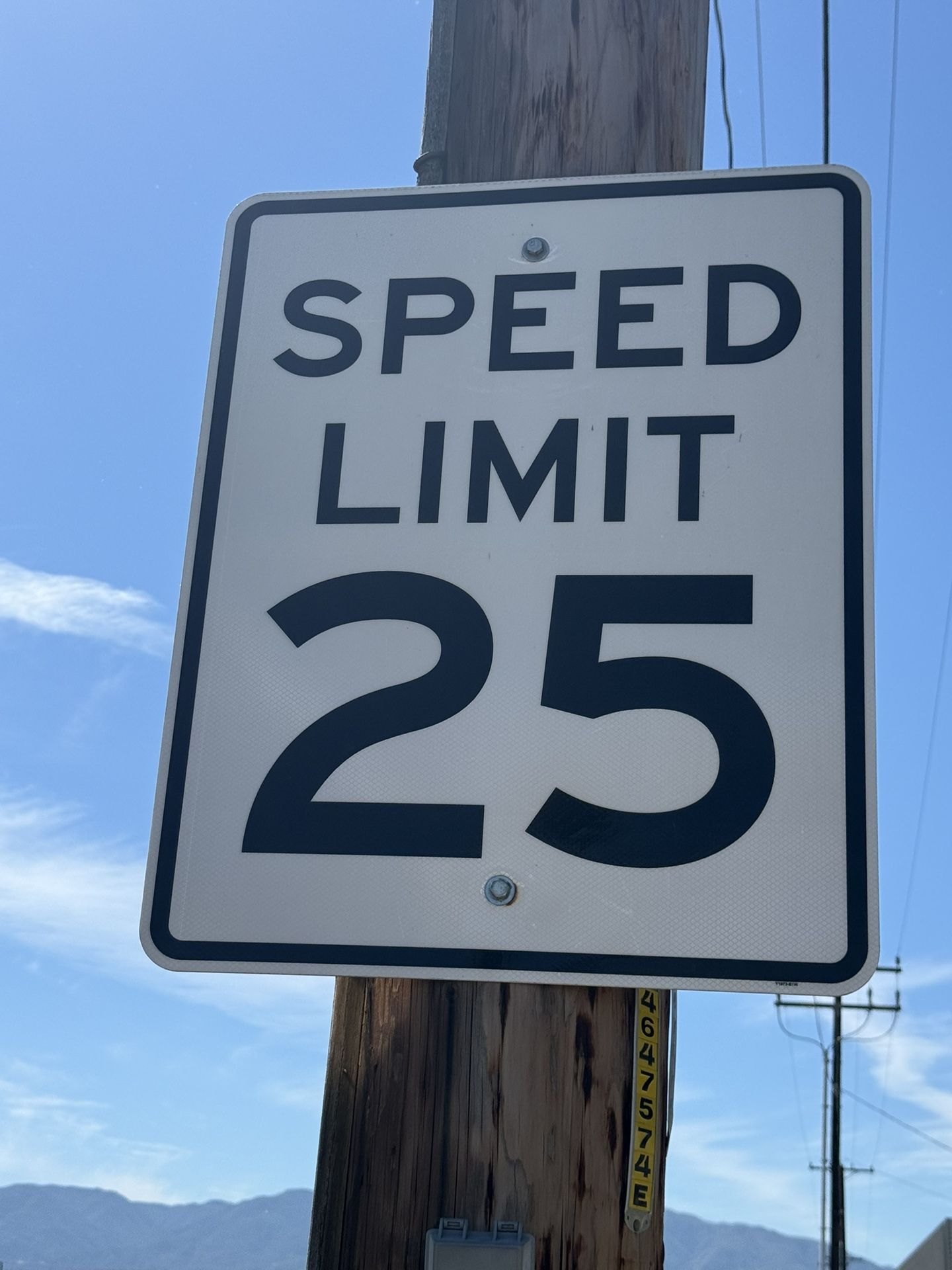 25 Mph Speed Signs. for Sale in Norco, CA - OfferUp