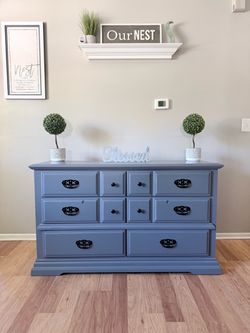 ✨🩶Beautiful solid dresser🩶✨