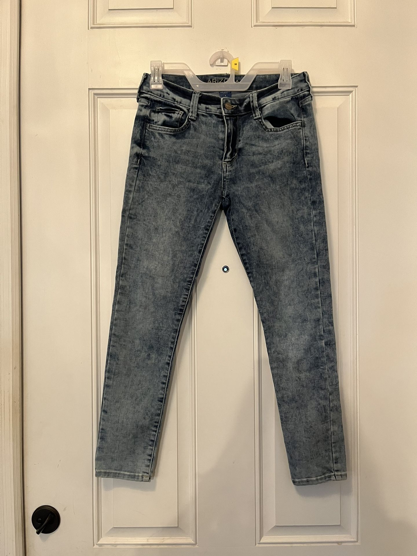 Arizona Jeans Size 5 Short. Excellent Condition 