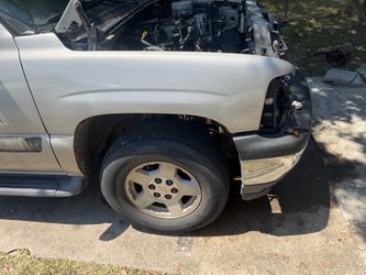 Hood and fenders 99-02 Chevy