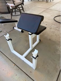 Preacher curl bench.