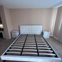 Bed King Size And Two Nightstand 
