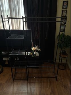 Clothing/shoe rack