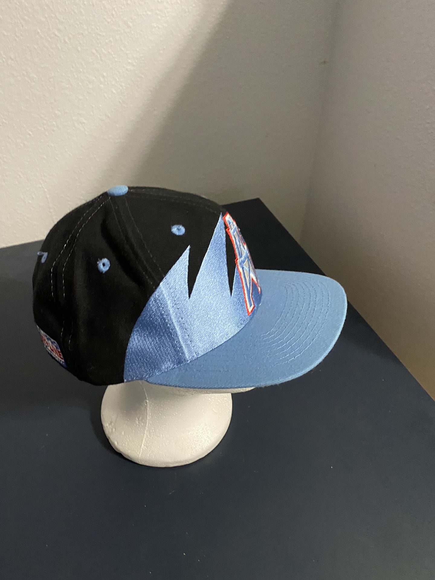 Vintage Houston Oilers Shark Tooth Snapback Hat Cap Logo Athletic NFL Pro  Line for Sale in San Antonio, TX - OfferUp