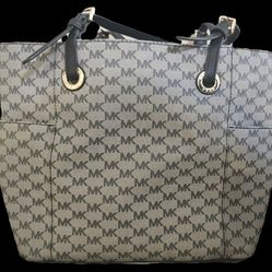 Michael Kors Jet Set Tote 