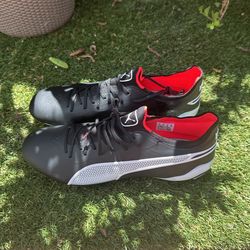 Puma King Ultimate 1968. FG/AG Soccer Shoes. Size 10.  - Size 10.  # 107563-01.