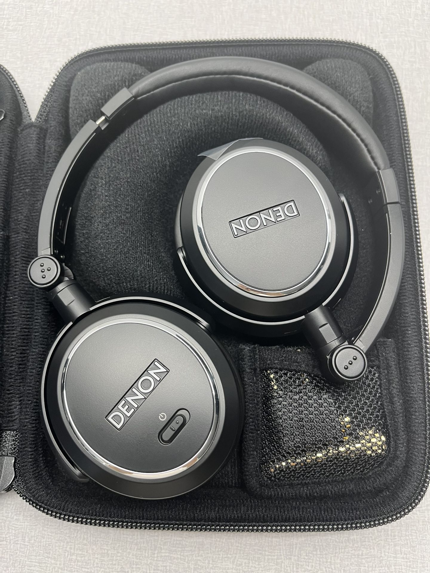 Denon AH-NC732 Noise-cancelling Headphones Wired Brand New