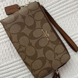 Wristlet 