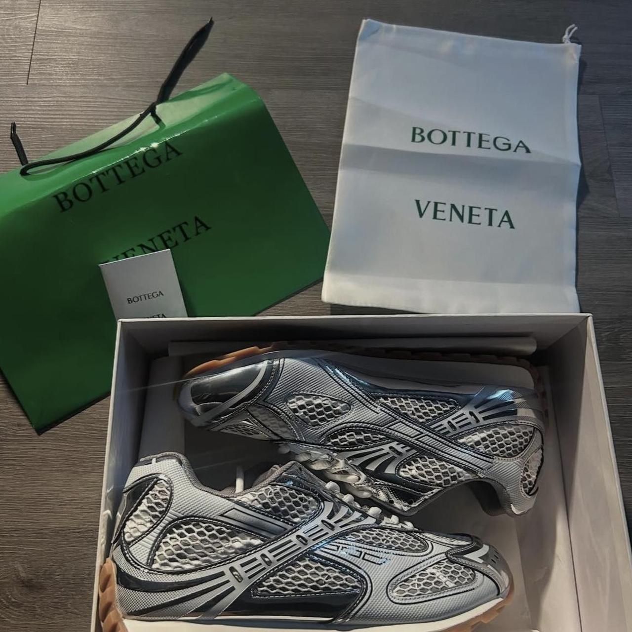 Bottegas Venetas stylish & authentic