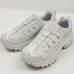 Skechers Womens White Leather Slip on Athletic Fashion Sneakers Shoes Size 7