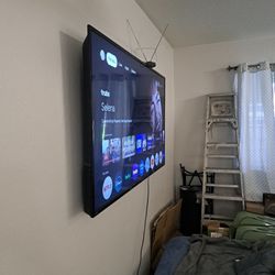 Flat TV.