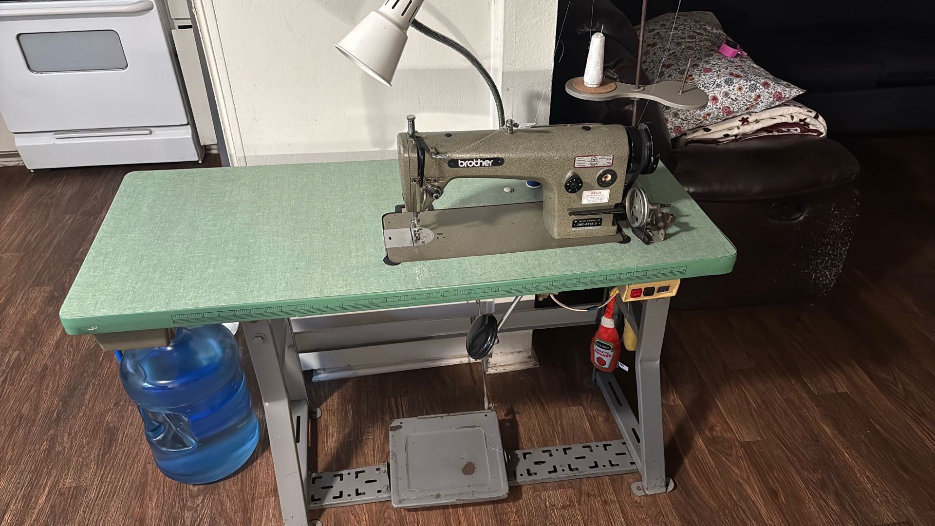 Maquina de cocer(Recta) Brother DB2-B714-3