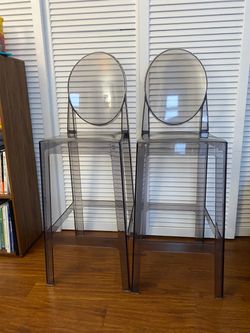 Plastic  barstools