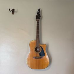 Morris 6-string Guitar With case And electric pickup