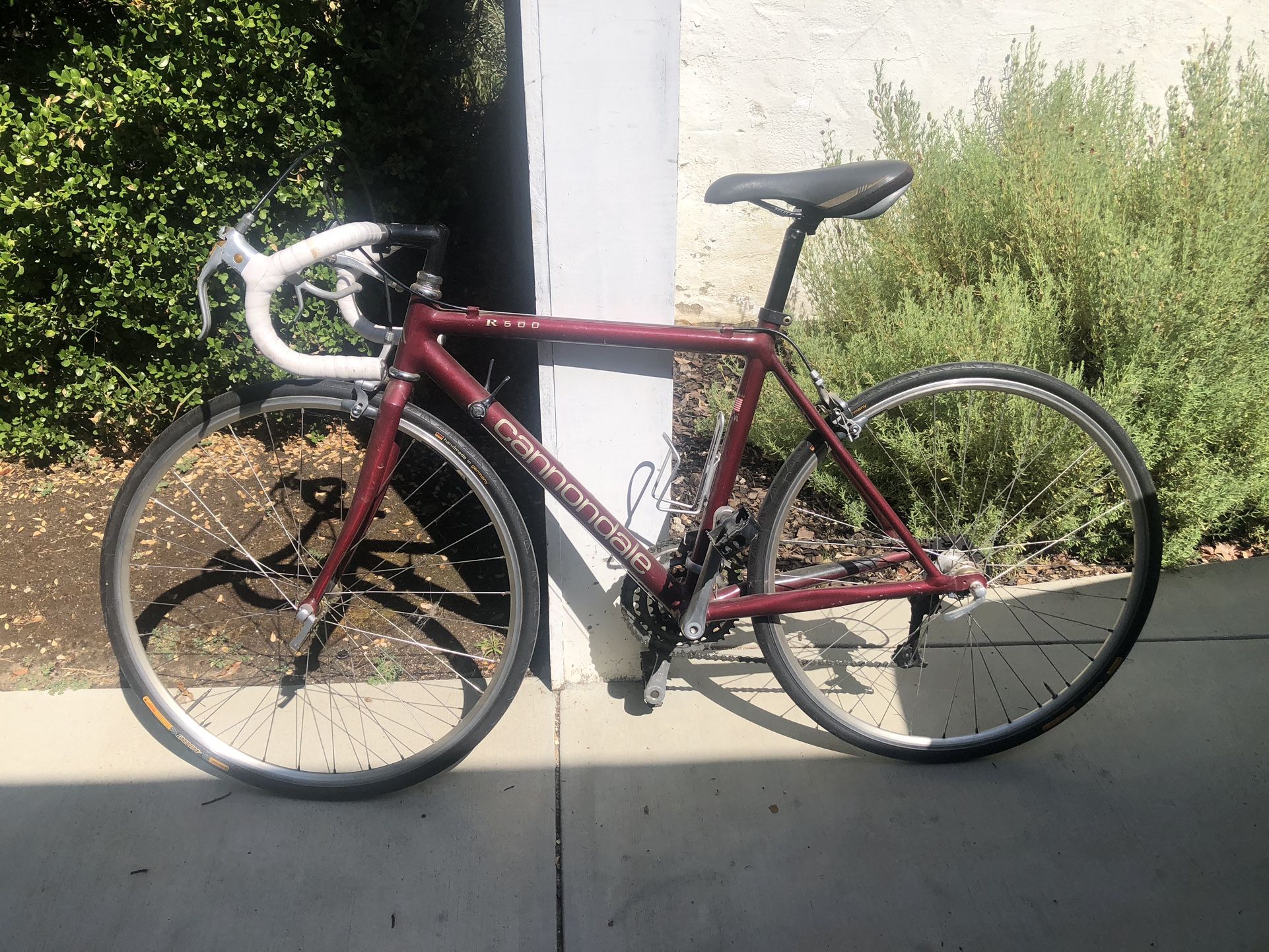 Cannondale R500 road bike 45cm for Sale in Altadena, CA OfferUp