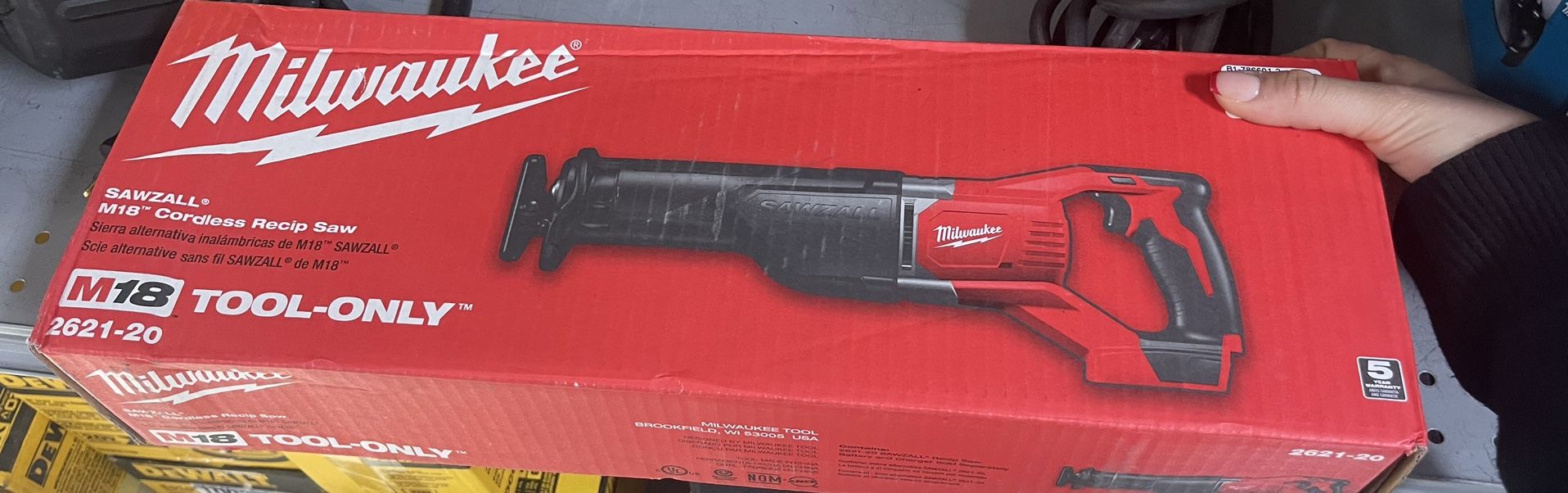 BRAND NEW Milwaukee 2621 20 M18 Sawzall Saw (Tool Only)