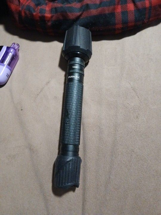 1000 Lumen Duracell Flash Light
