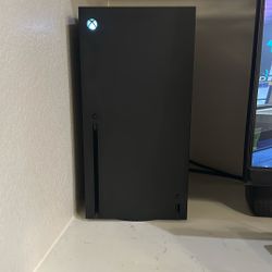 Xbox Series X With One Controller 
