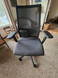 Hon Ignition 2.0 4-Way Stretch Mid-Back Mesh Task Chair