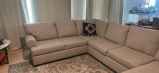 Sectional With Chaise