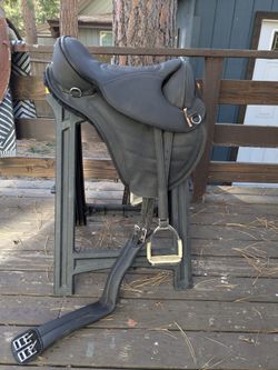 Barefoot Drytex Cheyenne Treeless Saddle