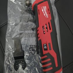 Milwaukee M12 Multi Tool 