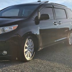 2012 Toyota Sienna