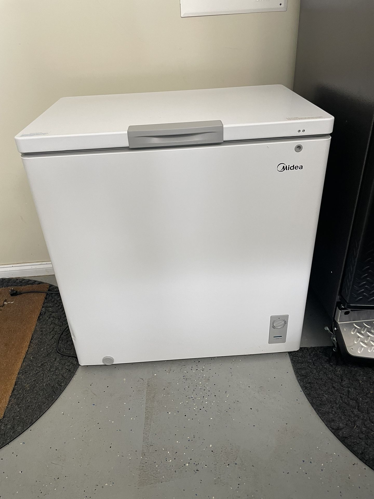 Midea 7 Cu. Ft. Convertible Chest Freezer