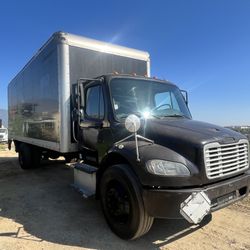 2014 Freightliner M2 Box Truck 
