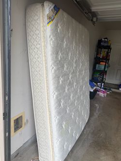 QUEEN SIZE MATTRESS