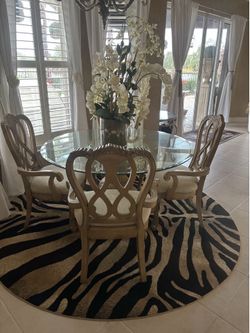 Dinning room table